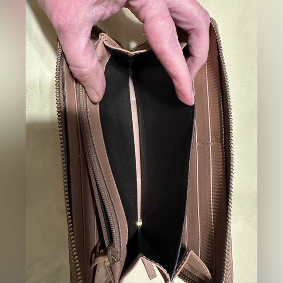 Gucci Wallet - Picture 12 of 14